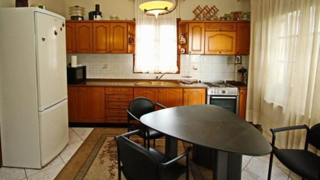 Nea Peramos Large Apartment Near The Beach ภายนอก รูปภาพ